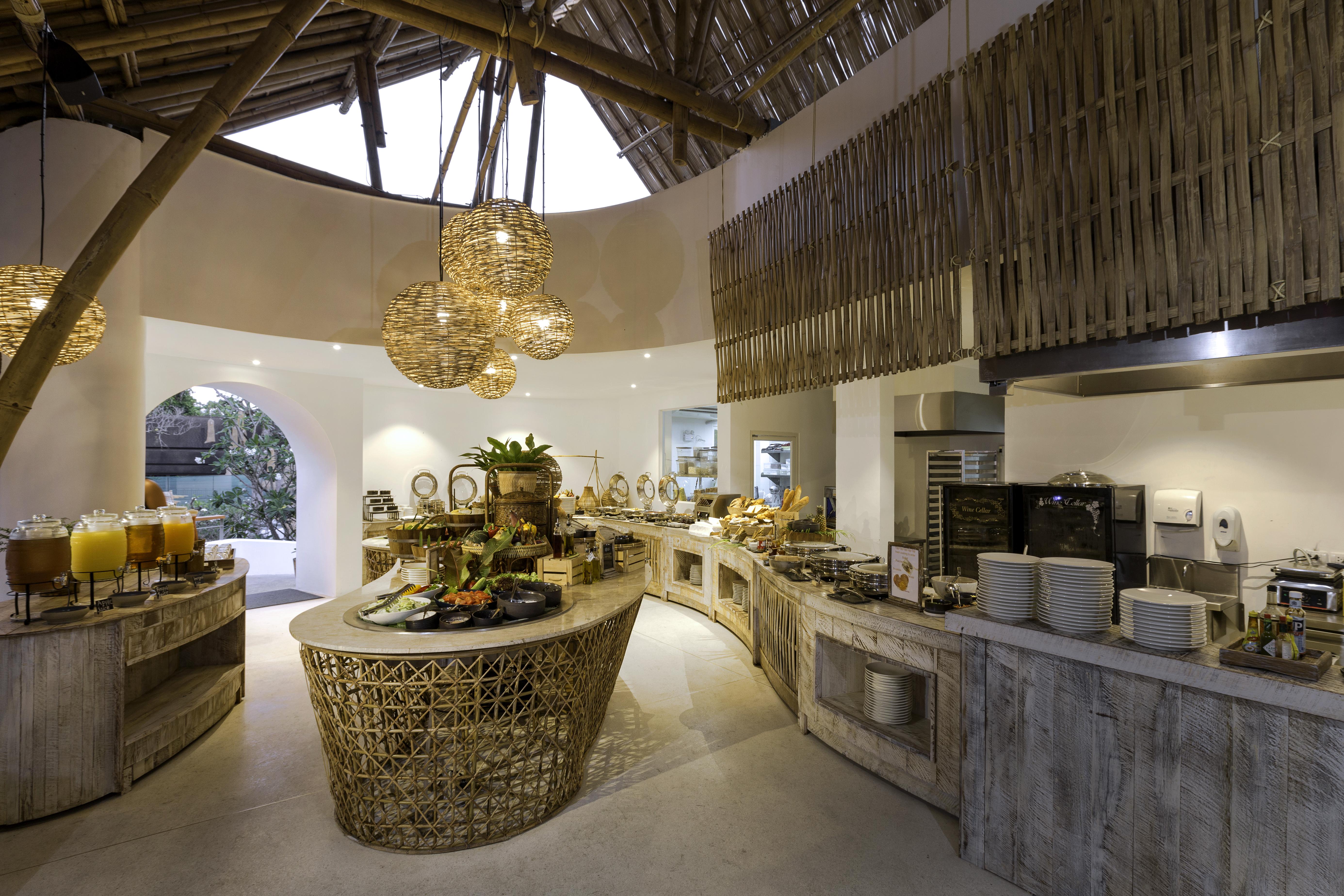 Eden Beach Khaolak Resort And Spa A Lopesan Collection Hotel - Sha Extra Plus Кхаулак Экстерьер фото The kitchen at the restaurant
